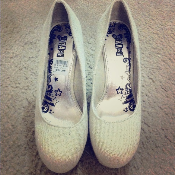Light Cream Wedge Shoes