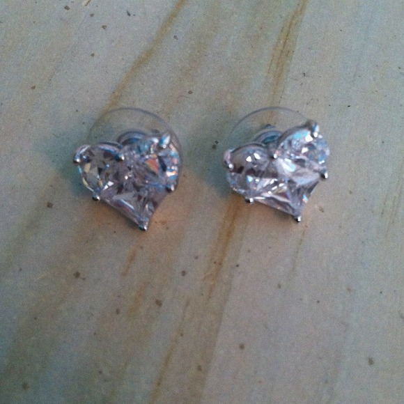 Heart diamond earrings