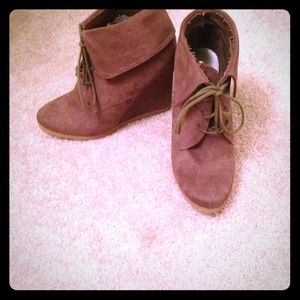 Size 8 tan wedge booties