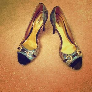 Size 8 Carlos Santana pumps