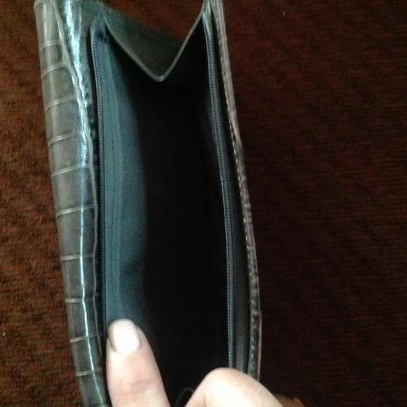 Grey wallet - Picture 3 of 3