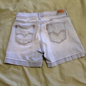 Levi jean shorts 515