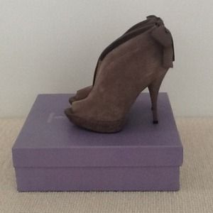 New low price! Worn once!!!! Hot Vera Wang booties