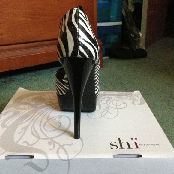 Shi Zebra Peep toe Heels - Picture 4 of 4