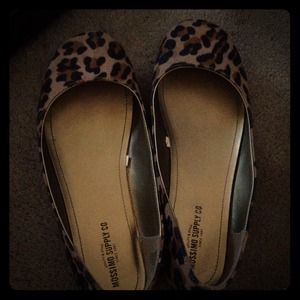 LEAPORD flats size 8 only worn once