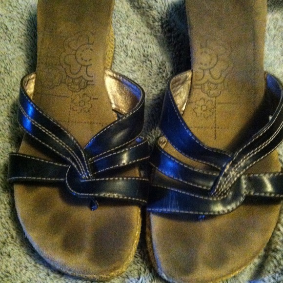 Black Wedges