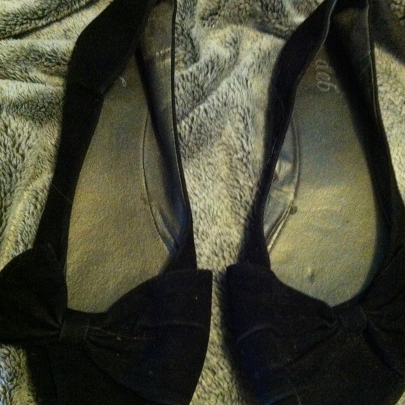 Black Bow Flats
