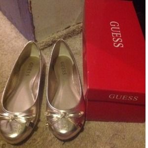 Guess gold flats 🚫reserved