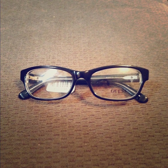 👓Brand New Guess Frames👓
