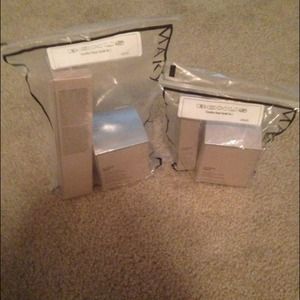 MaryKay time wise volu-firm repair set