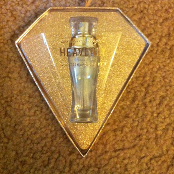 VICTORIA'S SECRET HEAVENLY PERFUME