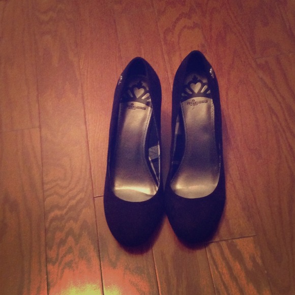 Black Fergie wedges