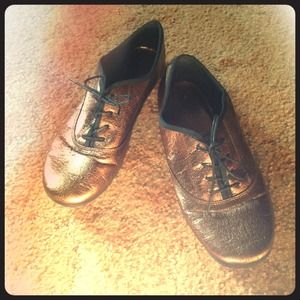 Gold Metallic Bakers Flat