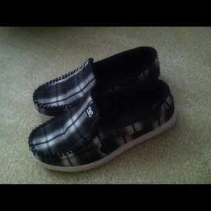 Used Dc shoes
