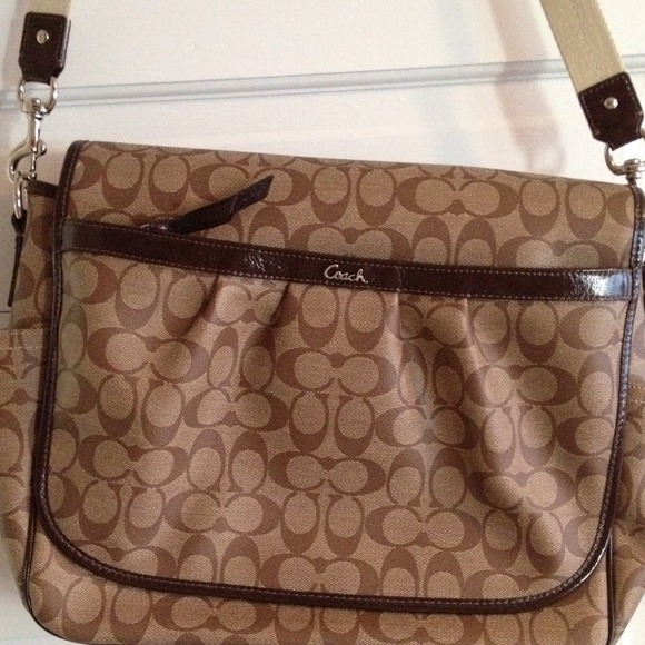 SOLD 🌸🌸Coach diaper bag