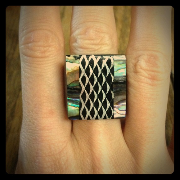 handmade Accessories - Sold in bundle!!Abalonemetal inlay ring from Bali!