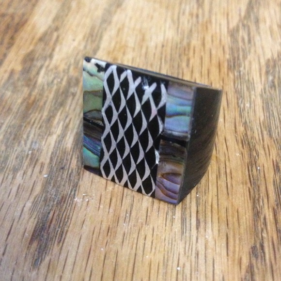 Sold in bundle!!Abalonemetal inlay ring from Bali! - Picture 2 of 2