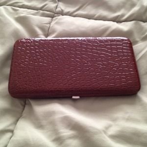 🚫Hold🚫Chocolate brown "gator" clutch/wallet