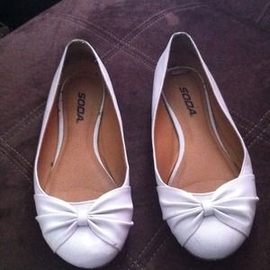 White SODA bow flats