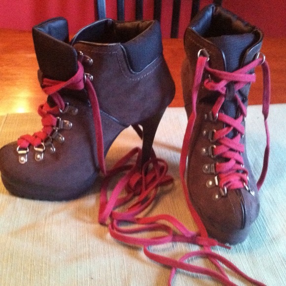 Booties for Acurachick