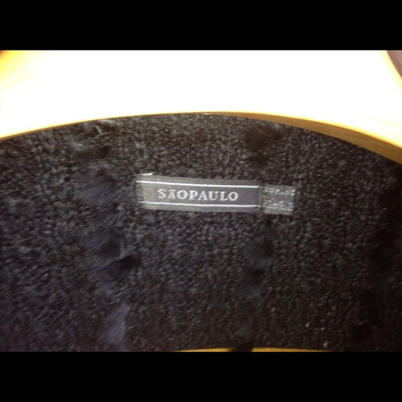 Chic black sweater with fox and rabbit fur detail - Picture 3 of 4