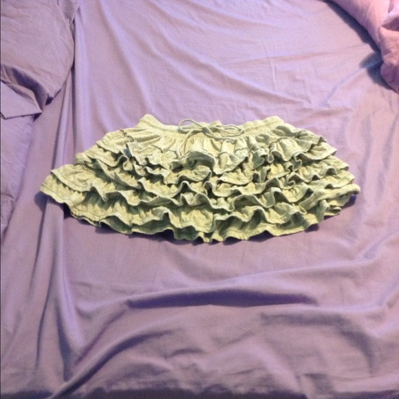 Grey ruffled skirt