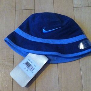 Nike infant reversible hat