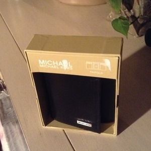 Men's michael kors leather wallet