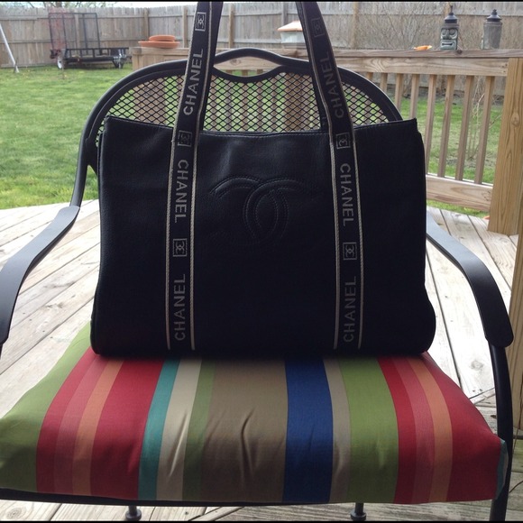 Handbags - 💢REDUCED💢 Supple, Leather Tote