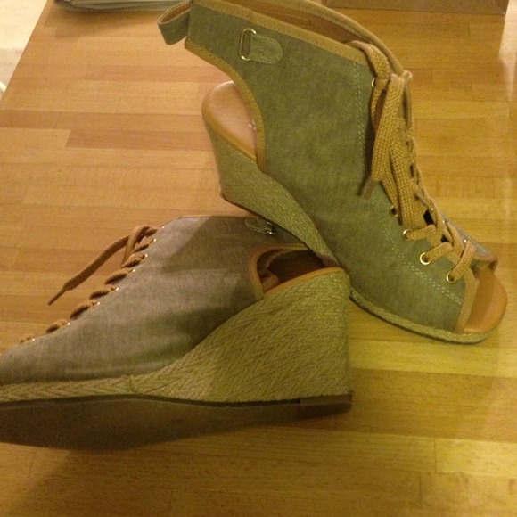 A.N.A Heels - Picture 3 of 3