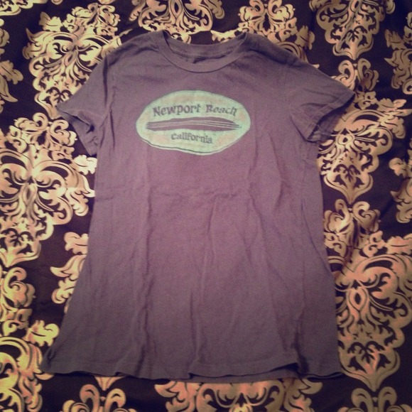 ❌SOLD IN BUNDLE❌ Newport beach shirt