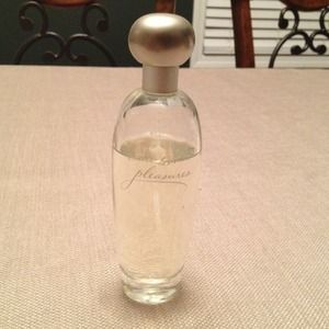 ⭕ON HOLD⭕ 💯 Estée Lauder Pleasures perfume