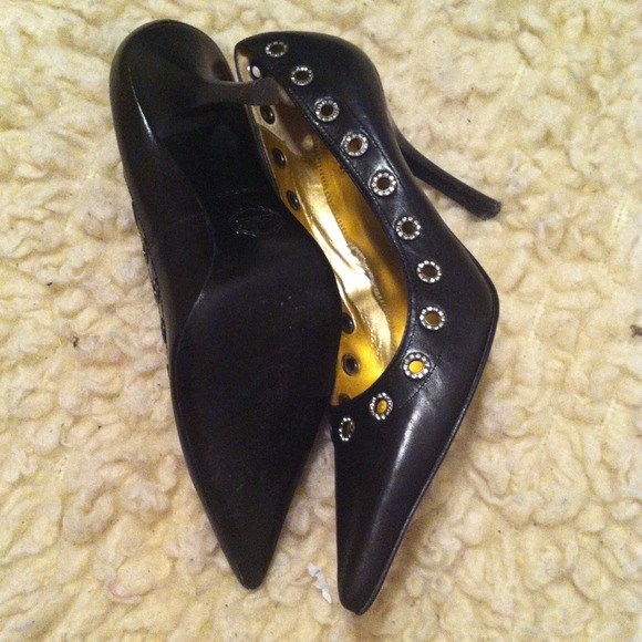 Black leather shoe - Picture 3 of 3