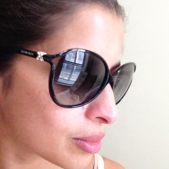 SOLD! Beautiful Tiffany & Co. Sunglasses with Case - Picture 4 of 4