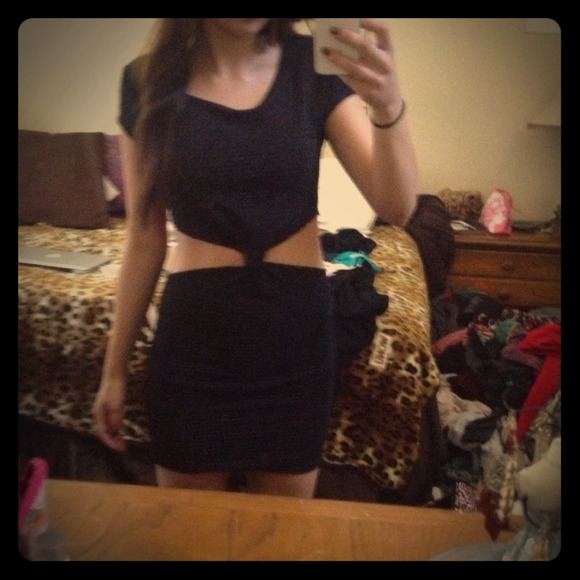 🚫🚫SOLD🚫🚫Cut out dress - Picture 1 of 2