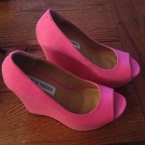 $25 Steve Madden Peep Toe Wedges