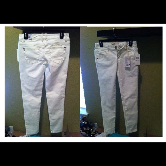 REDUCED!! Jolt white skinny jeans!