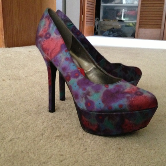 Colorful pumps - Picture 1 of 3