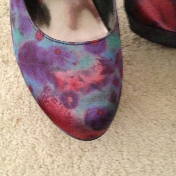 Colorful pumps - Picture 3 of 3