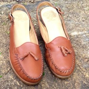 Size 6.5 // Women's Vintage Cream Puffs