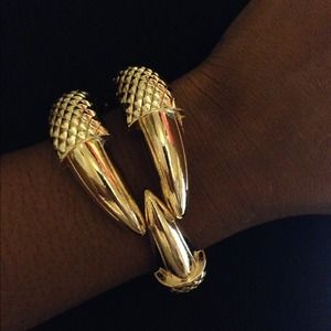 Eagle claw cuff