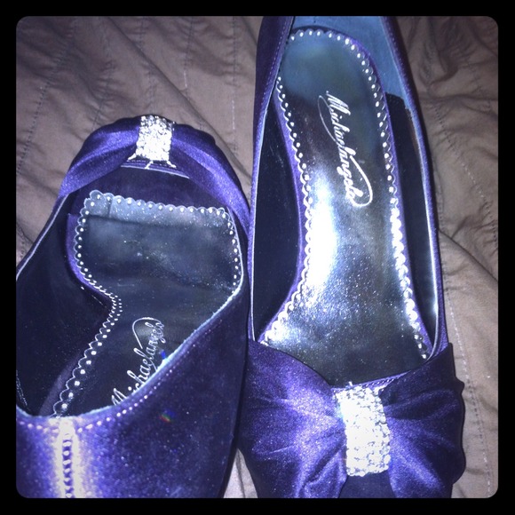 *SOLD* Purple heels (peep toe) - Picture 1 of 4