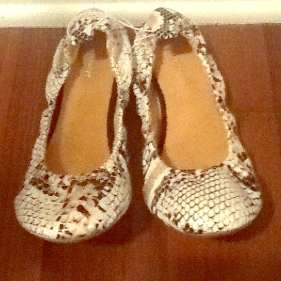 Old navy flats