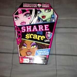 Brand New Monster High Share or Scare Game