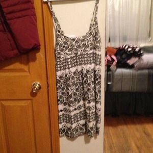 ❌SOLD❌ 💎BUNDLE💎 Roxy summer dress and tank tops