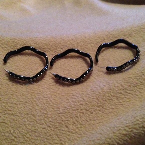 Pair of hoop earrings
