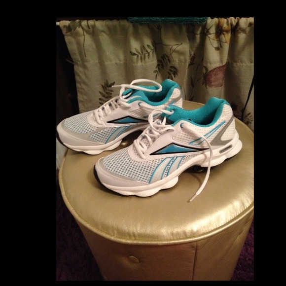 ❌SOLD!❌Reebok Easytone Sneakers