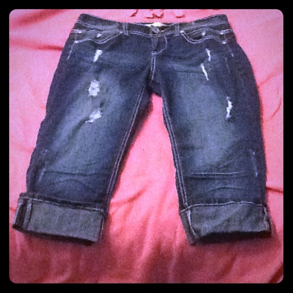 Blue jean capris (: - Picture 1 of 3