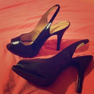 Black patent peep toes