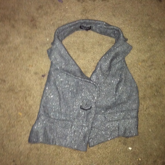 Cute vest  - Picture 3 of 3